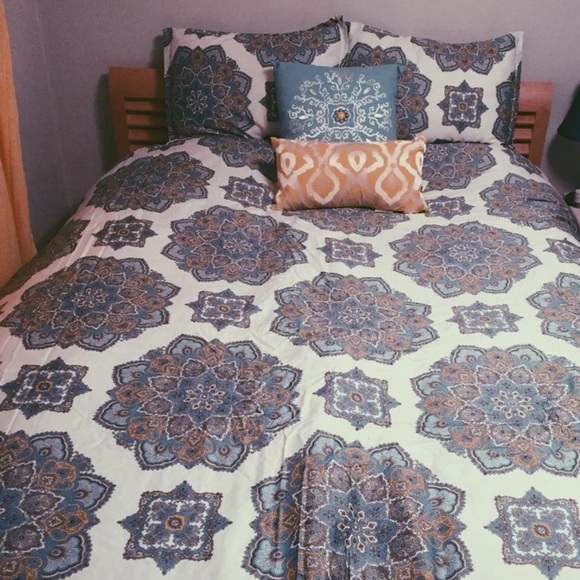 Echo Comforter Set - Picture 2 of 3